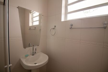 Casa à venda com 696m², 3 quartos e 6 vagasBanheiro da Suíte 4