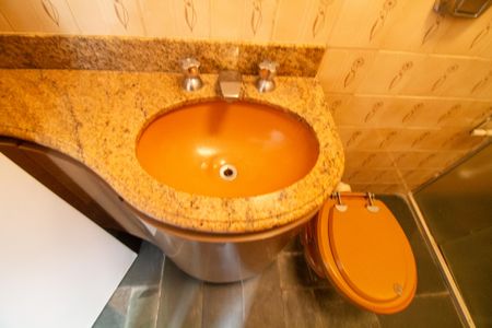 Casa à venda com 696m², 3 quartos e 6 vagasBanheiro de Serviço