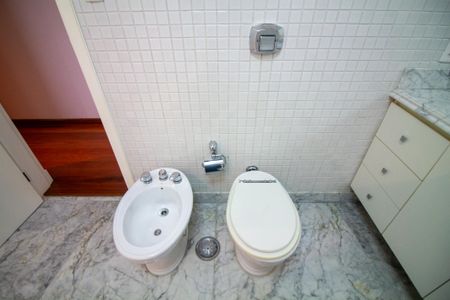 Casa à venda com 696m², 3 quartos e 6 vagasBanheiro da Suíte 3