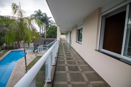 Casa à venda com 696m², 3 quartos e 6 vagasVaranda da Sala de TV