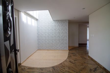 Casa à venda com 696m², 3 quartos e 6 vagasHall de Entrada