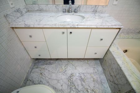 Casa à venda com 696m², 3 quartos e 6 vagasBanheiro da Suíte 3