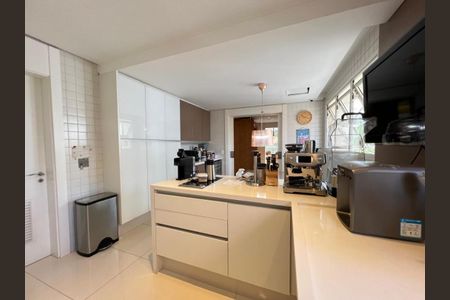 Apartamento à venda com 319m², 4 quartos e 5 vagas