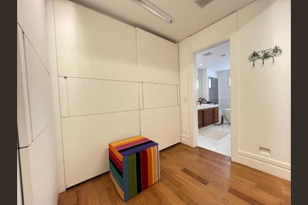 Apartamento à venda com 319m², 4 quartos e 5 vagas