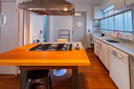 Apartamento para alugar com 158m², 3 quartos e 2 vagas Apartamento para alugar com 158m², 3 quartos e 2 vagasCozinha