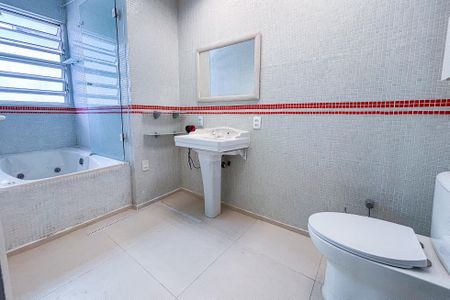 Apartamento para alugar com 158m², 3 quartos e 2 vagas Apartamento para alugar com 158m², 3 quartos e 2 vagasBanheiro da Suíte