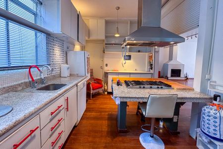 Apartamento para alugar com 158m², 3 quartos e 2 vagas Apartamento para alugar com 158m², 3 quartos e 2 vagasCozinha