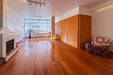 Apartamento para alugar com 158m², 3 quartos e 2 vagas Apartamento para alugar com 158m², 3 quartos e 2 vagasSala