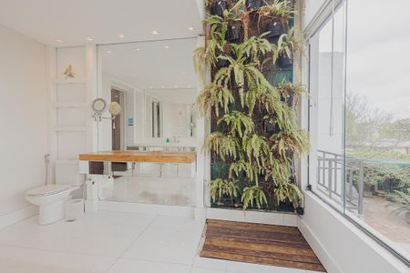 Casa à venda com 700m², 5 quartos e 6 vagasBanheiro da Suíte 3