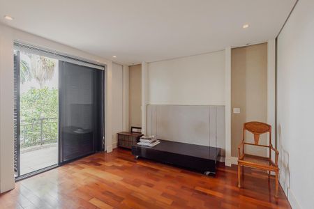 Casa à venda com 700m², 5 quartos e 6 vagasSuíte 3