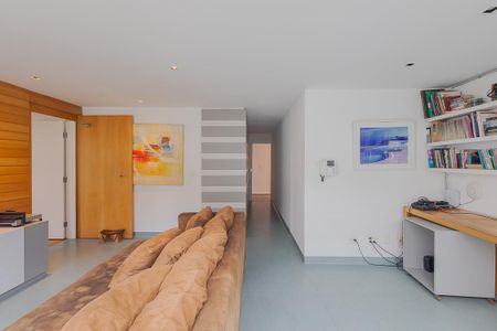 Casa à venda com 700m², 5 quartos e 6 vagasSala 3