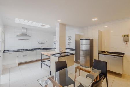 Casa à venda com 700m², 5 quartos e 6 vagasCozinha