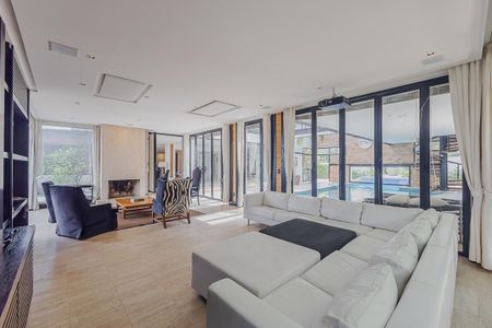 Sala de TV de casa à venda com 5 quartos, 700m² em Boaçava, São Paulo