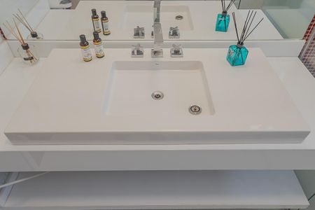 Casa à venda com 700m², 5 quartos e 6 vagasBanheiro da Suíte 2