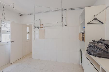 Casa à venda com 700m², 5 quartos e 6 vagasÁrea de Serviço