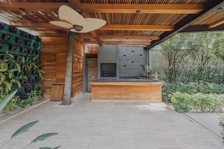 Casa à venda com 700m², 5 quartos e 6 vagasChurrasqueira