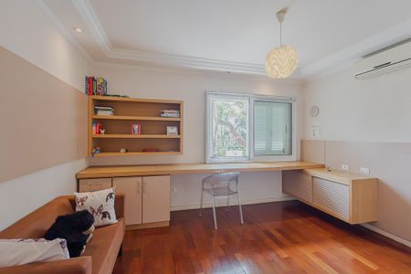 Casa à venda com 700m², 5 quartos e 6 vagasSuíte 2