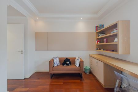 Casa à venda com 700m², 5 quartos e 6 vagasSuíte 2