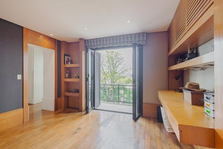 Casa à venda com 700m², 5 quartos e 6 vagasSuíte 4