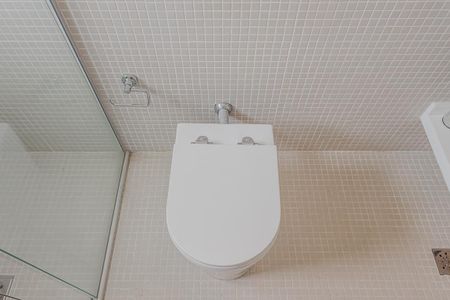 Casa à venda com 700m², 5 quartos e 6 vagasBanheiro da Suíte 1