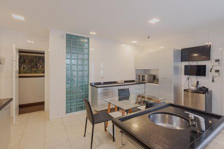 Casa à venda com 700m², 5 quartos e 6 vagasCozinha