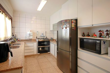 Casa para alugar com 357m², 5 quartos e 4 vagasCozinha