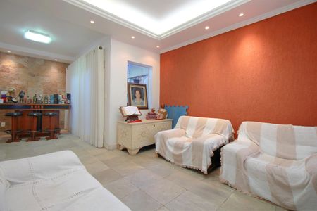 Casa para alugar com 357m², 5 quartos e 4 vagasSala