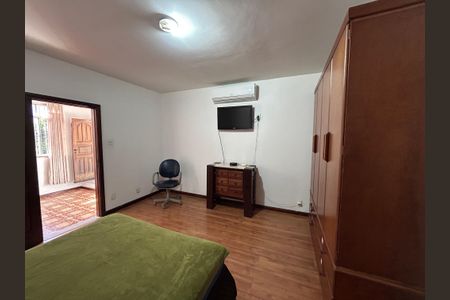 Casa à venda com 347m², 7 quartos e 5 vagasSuíte 2