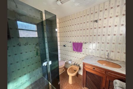 Casa à venda com 347m², 7 quartos e 5 vagasBanheiro da Suíte 2