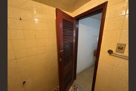 Casa à venda com 347m², 7 quartos e 5 vagasBanheiro de serviço