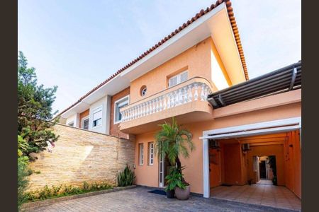 Casa à venda com 220m², 3 quartos e 4 vagas