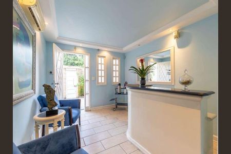 Casa à venda com 3 quartos, 220m² em Jardim Paulistano, São Paulo