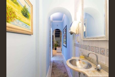 Casa à venda com 220m², 3 quartos e 4 vagas