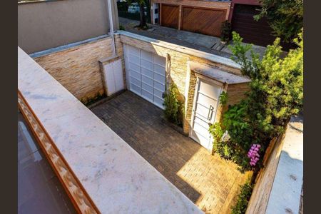 Casa à venda com 220m², 3 quartos e 4 vagas