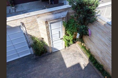 Casa à venda com 220m², 3 quartos e 4 vagas