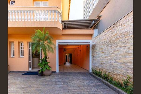 Casa à venda com 220m², 3 quartos e 4 vagas