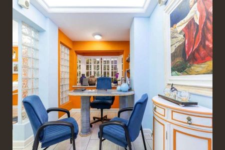 Casa à venda com 220m², 3 quartos e 4 vagas