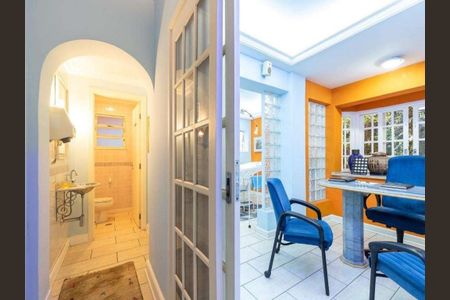 Casa à venda com 220m², 3 quartos e 4 vagas