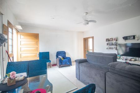 Casa à venda com 300m², 4 quartos e 2 vagas Casa à venda com 300m², 4 quartos e 2 vagasSala