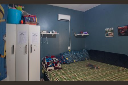 Casa à venda com 300m², 4 quartos e 2 vagas Casa à venda com 300m², 4 quartos e 2 vagasQuarto 2