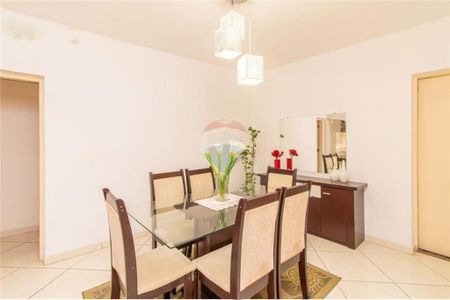 Casa à venda com 4 quartos, 347m² em Vila Morse, São Paulo