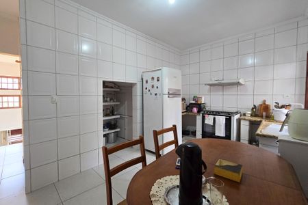 Casa à venda com 177m², 3 quartos e 2 vagasCozinha