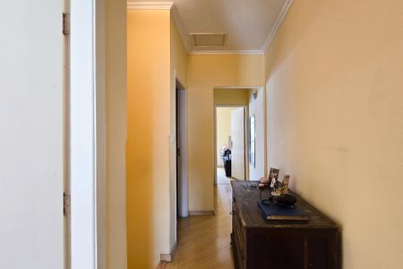 Casa à venda com 177m², 3 quartos e 2 vagasCorredor
