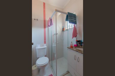 Casa de condomínio à venda com 100m², 3 quartos e 3 vagas Casa de condomínio à venda com 100m², 3 quartos e 3 vagasBanheiro da Suite