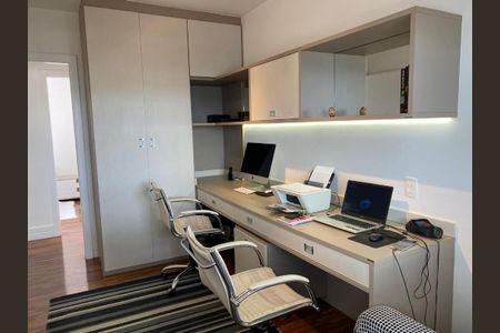 Apartamento à venda com 214m², 3 quartos e 3 vagas