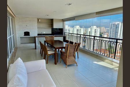 Apartamento à venda com 214m², 3 quartos e 3 vagas