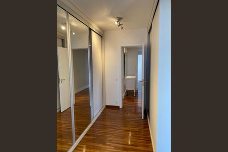 Apartamento à venda com 214m², 3 quartos e 3 vagas