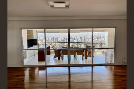 Apartamento à venda com 214m², 3 quartos e 3 vagas