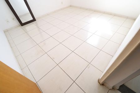 Quarto 2 de apartamento para alugar com 2 quartos, 54m² em Jardim Patricia, Uberlândia