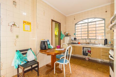 Casa à venda com 120m², 4 quartos e 2 vagasCasa 2 - Cozinha